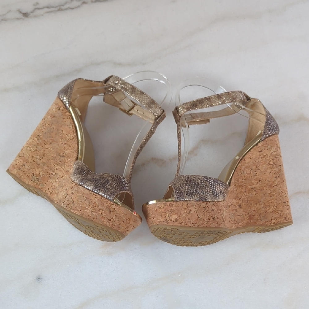 Jimmy Choo Metallic Leather T-Strap Sandals Size 8 - Picture 13 of 14